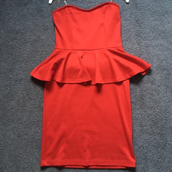 dELiA*s Dresses & Skirts - Red peplum bodycon mini dress